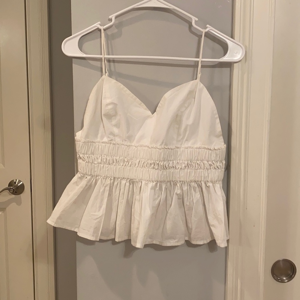 Woman’s white crop top